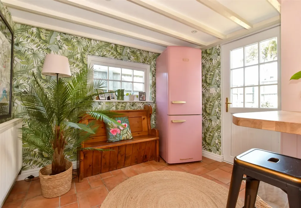 Kitchen/ Breakfast Room - Colwell Road, Freshwater, Isle of Wight - Wards of Kent