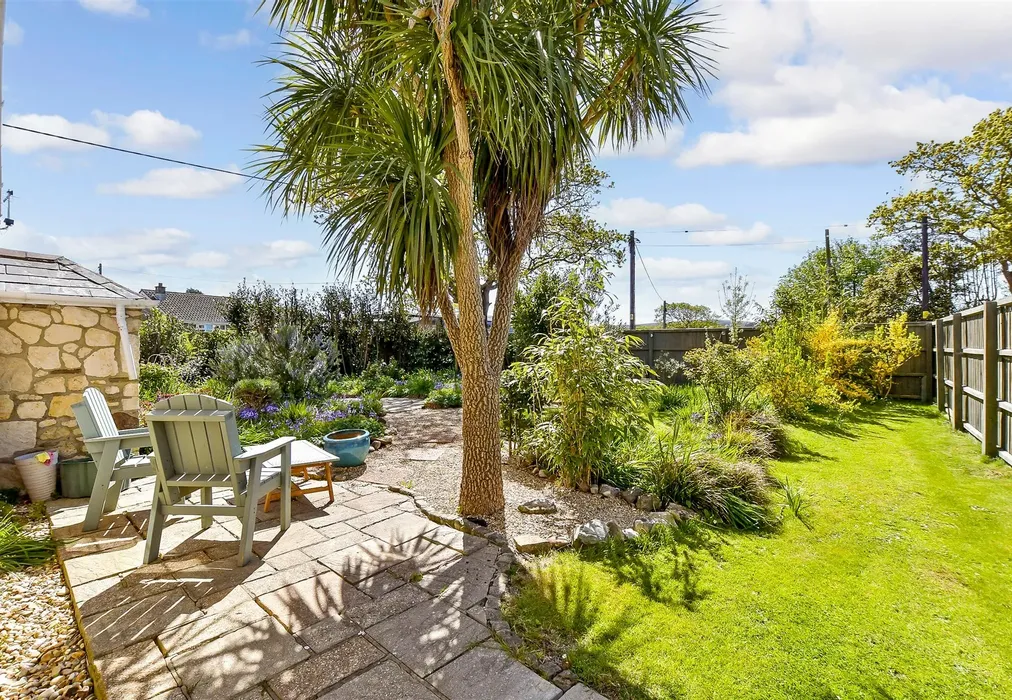 Front Garden - Colwell Road, Freshwater, Isle of Wight - Wards of Kent