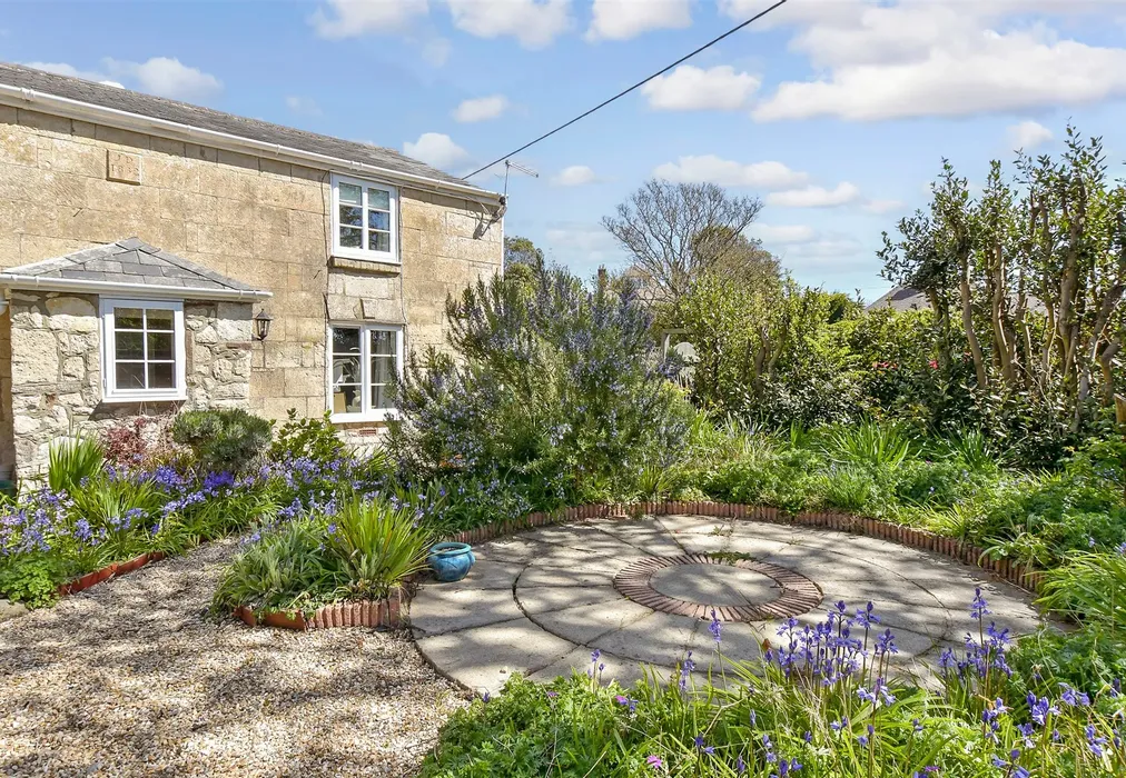 External Feature - Colwell Road, Freshwater, Isle of Wight - Wards of Kent