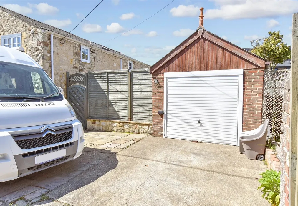 Driveway/Parking - Colwell Road, Freshwater, Isle of Wight - Wards of Kent
