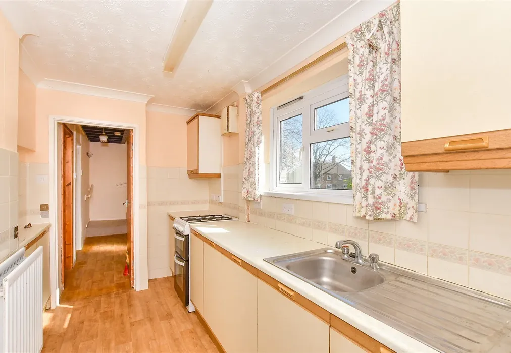 Kitchen - Brattle, Woodchurch, Ashford, Kent - Wards of Kent