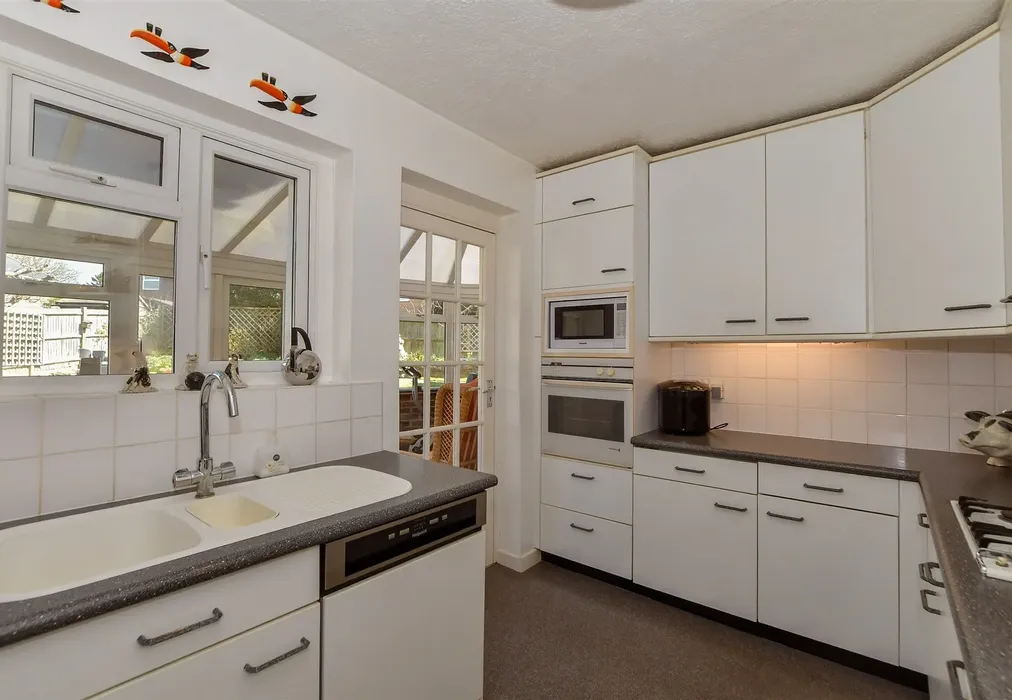 Kitchen - Arran Road, Maidstone, Kent - Wards of Kent