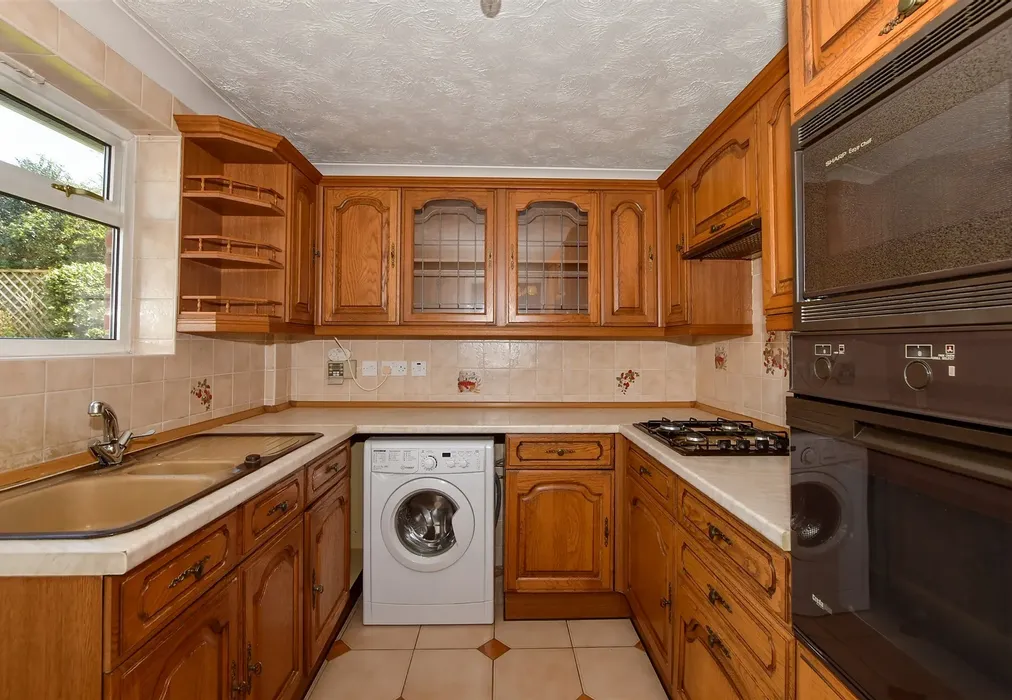Annexe Kitchen - Arran Road, Maidstone, Kent - Wards of Kent