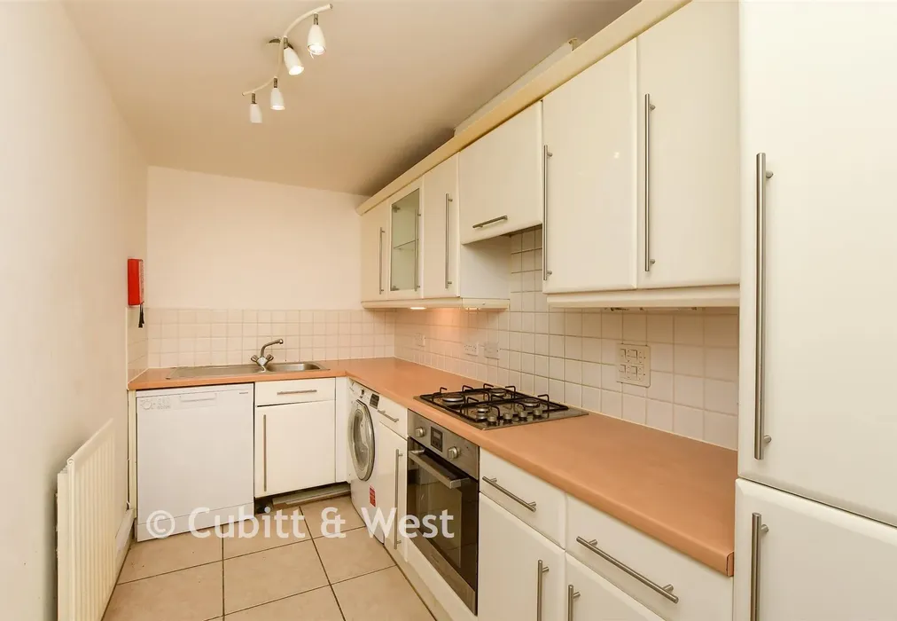 Kitchen - Warwick Road, Redhill, Surrey - Wards of Kent