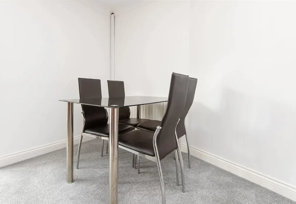 Dining Area - Warwick Road, Redhill, Surrey - Wards of Kent