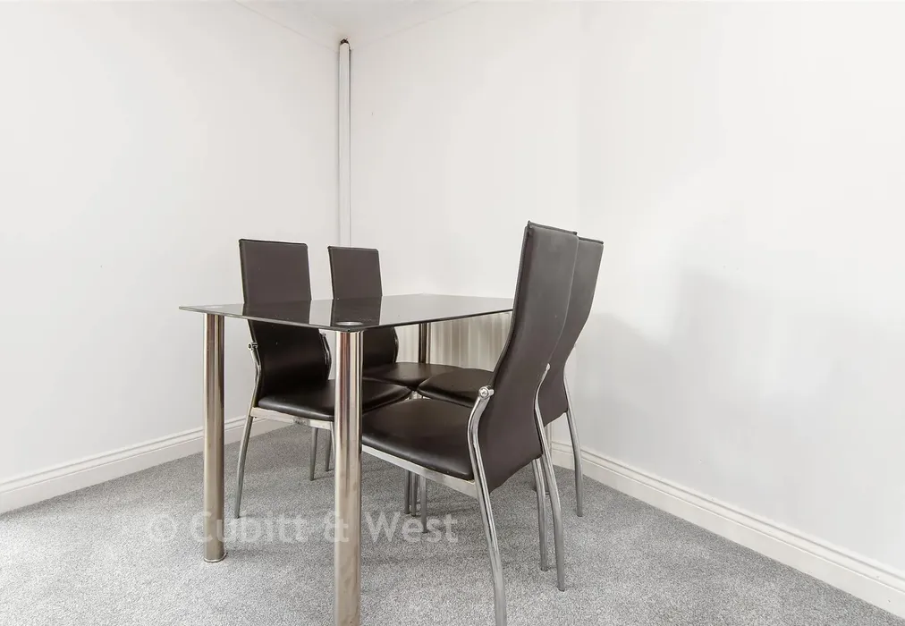 Dining Area - Warwick Road, Redhill, Surrey - Wards of Kent