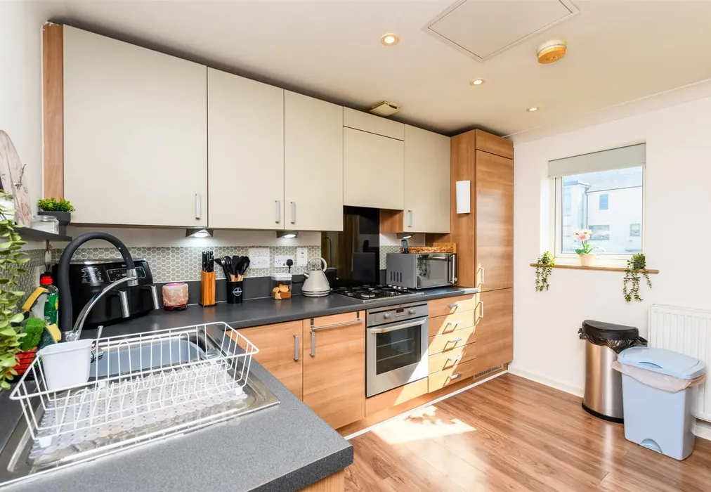 Lounge/Kitchen - Springhead Parkway, Northfleet, Gravesend, Kent - Wards of Kent