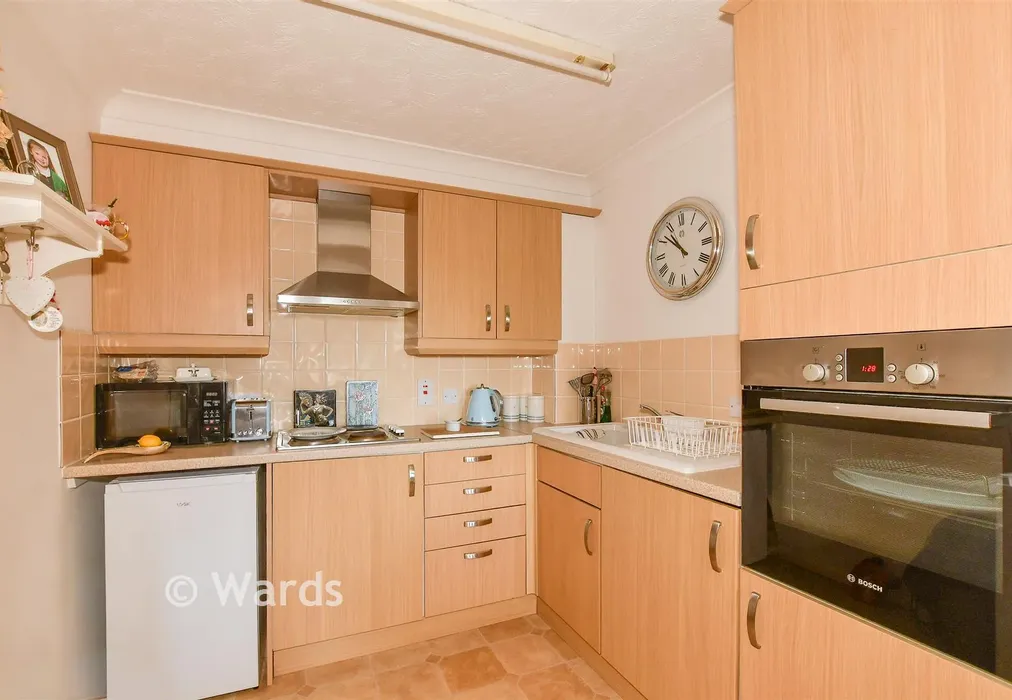Kitchen - Pier Avenue, Herne Bay, Kent - Wards of Kent