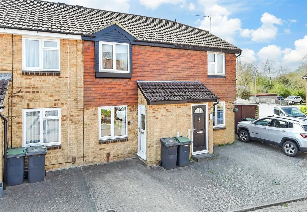 Front Web - Lucas Road, Snodland, Kent - Wards of Kent