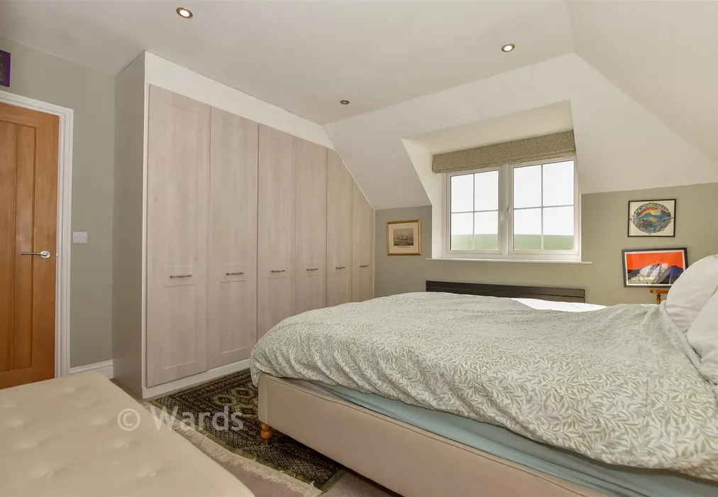 Bedroom 1 - Upper Street, Hollingbourne, Maidstone, Kent - Wards of Kent