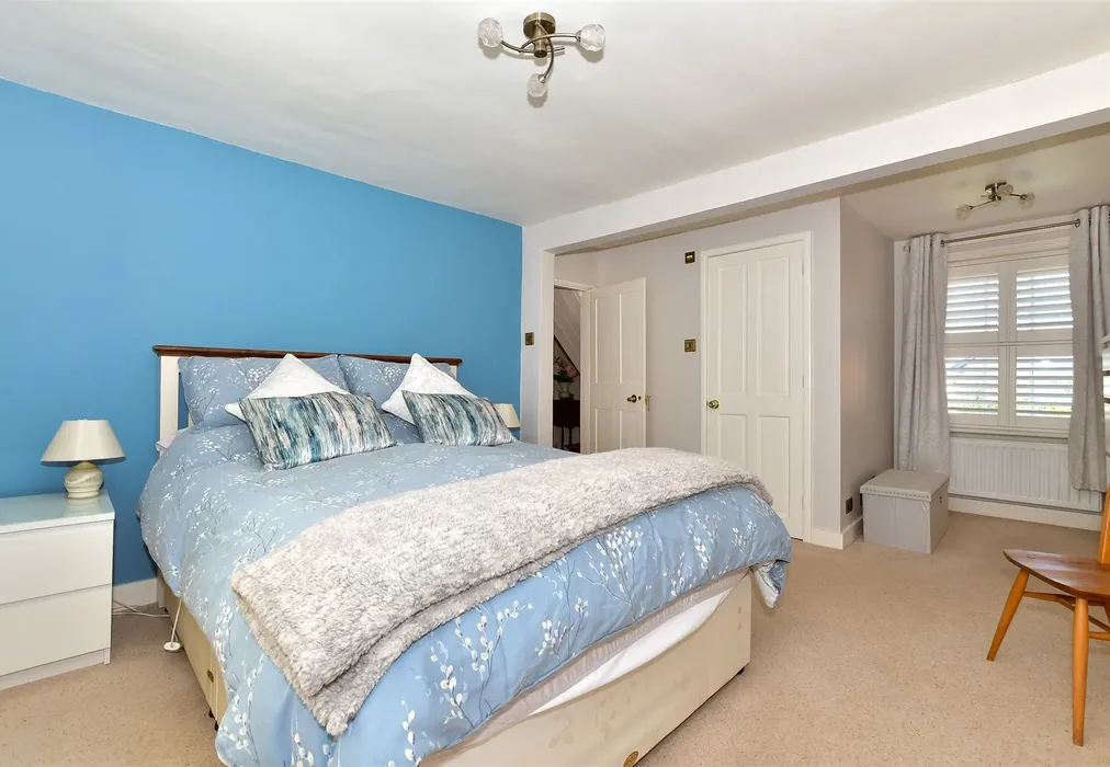 Bedroom 1 - The Street, Appledore, Kent - Wards of Kent