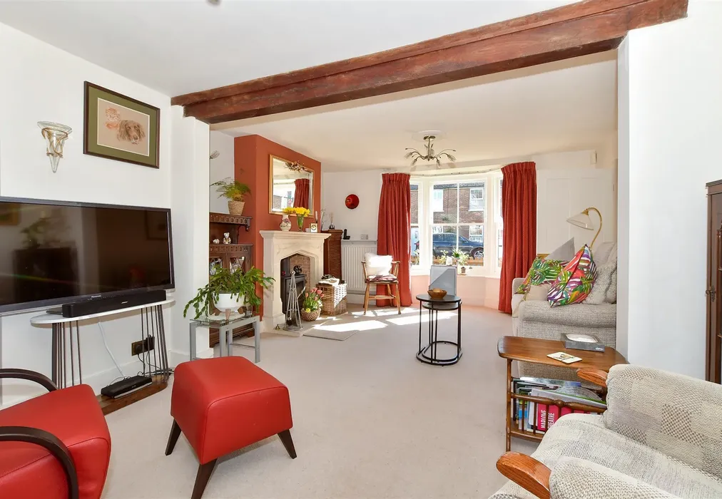 Lounge - The Street, Appledore, Kent - Wards of Kent