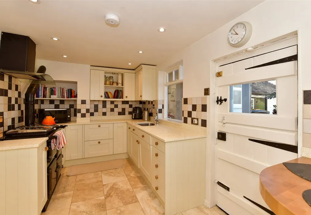 Kitchen - The Street, Appledore, Kent - Wards of Kent