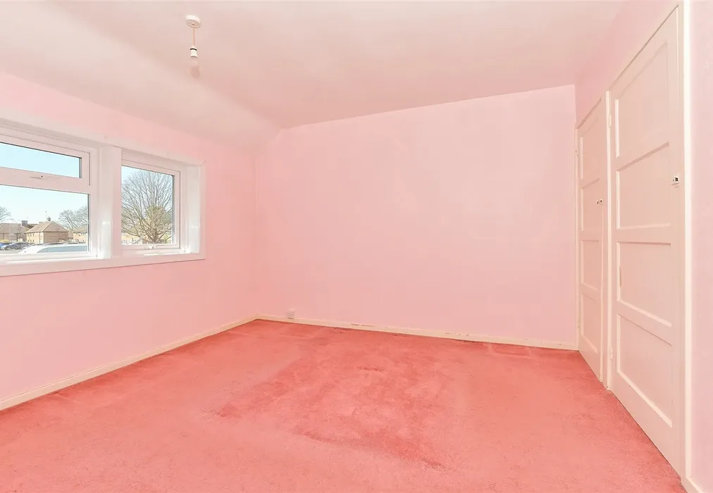 Bedroom 1 - Lloyds Green, Wittersham, Tenterden, Kent - Wards of Kent
