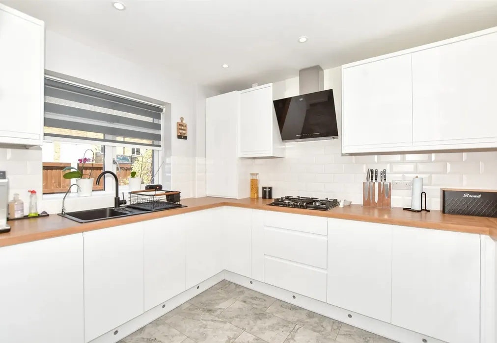 Kitchen - Fairfield Road, Ramsgate, Kent - Wards of Kent