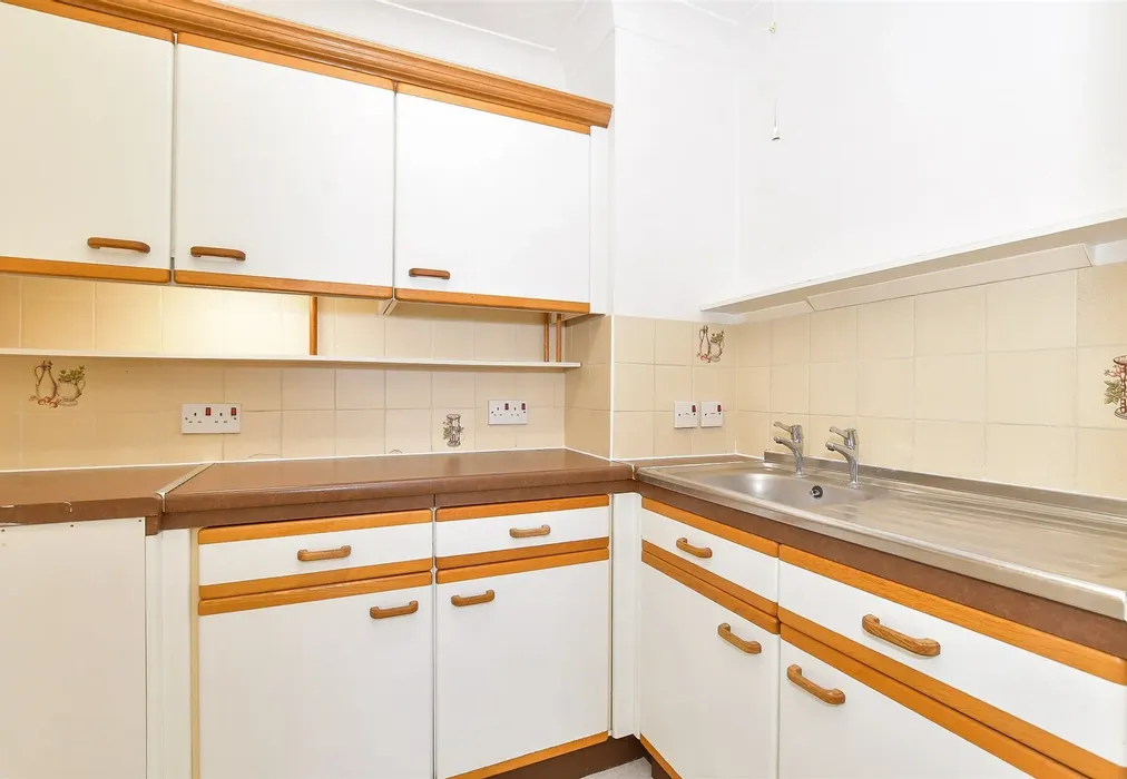 Kitchen - West Street, Bognor Regis, West Sussex - Wards of Kent