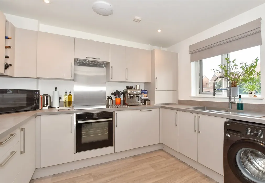 Kitchen - Abingworth Crescent, Thakeham, Pulborough, West Sussex - Wards of Kent