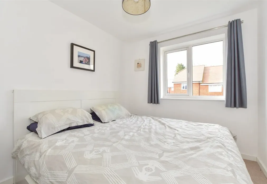 Bedroom 3 - Abingworth Crescent, Thakeham, Pulborough, West Sussex - Wards of Kent
