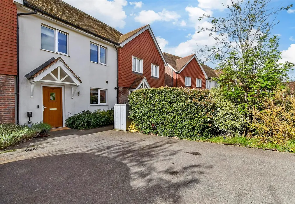 External/Driveway/Parking. - Abingworth Crescent, Thakeham, Pulborough, West Sussex - Wards of Kent
