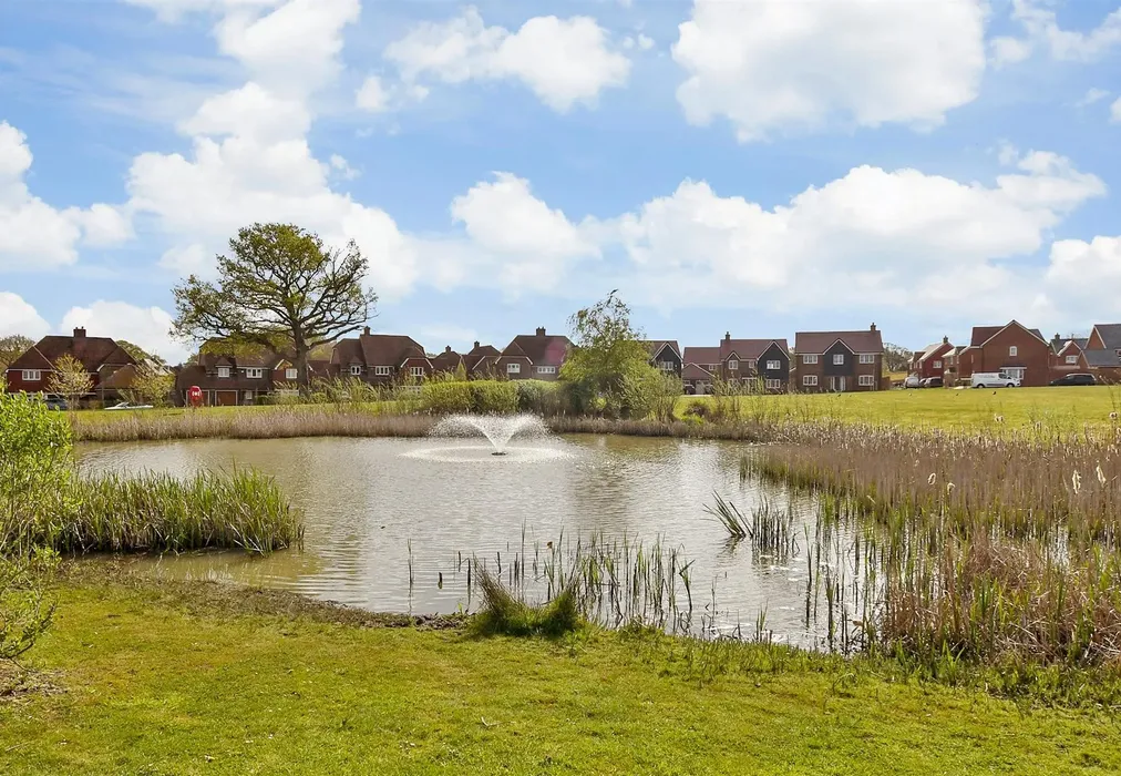 Communal Gardens - Abingworth Crescent, Thakeham, Pulborough, West Sussex - Wards of Kent