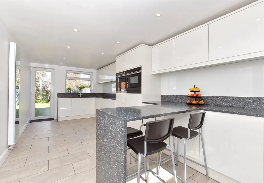 Kitchen - Telegraph Road, Deal, Kent - Wards of Kent