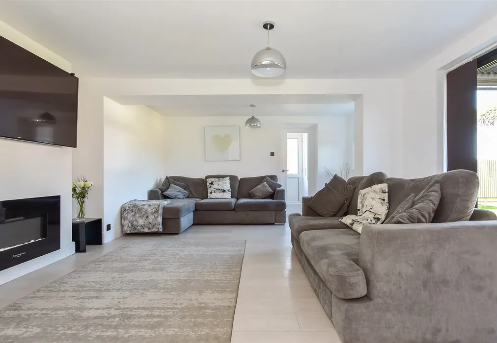 Lounge - Telegraph Road, Deal, Kent - Wards of Kent