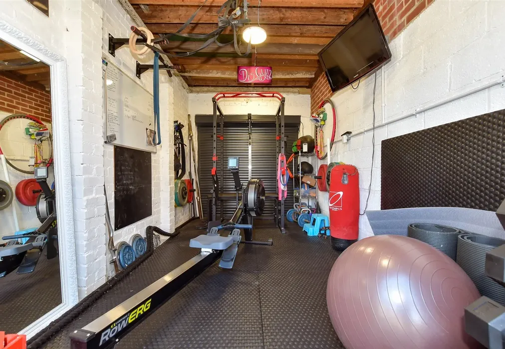 Garage - Telegraph Road, Deal, Kent - Wards of Kent