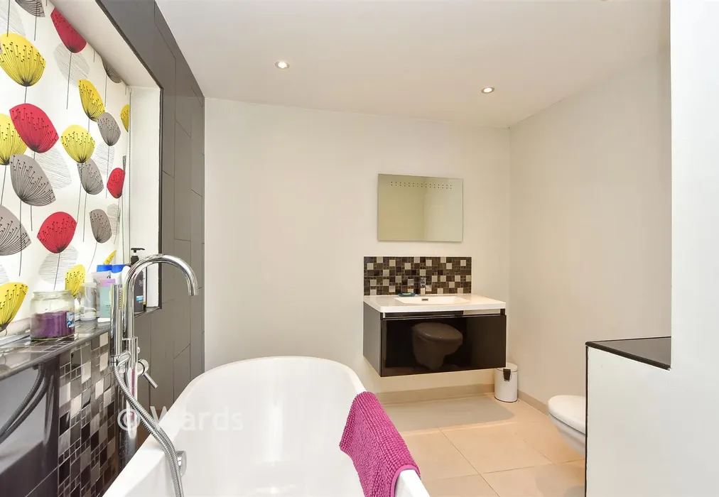 Bathroom - Albany Road, Sittingbourne, Kent - Wards of Kent