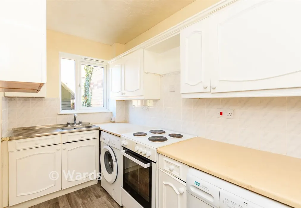 Kitchen - Damigos Road, Gravesend, Kent - Wards of Kent