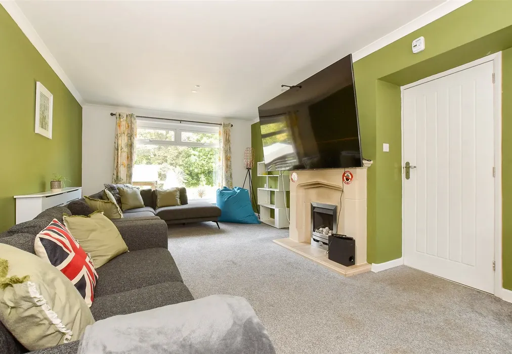 Lounge - West Hill Road, Ryde, Isle of Wight - Wards of Kent