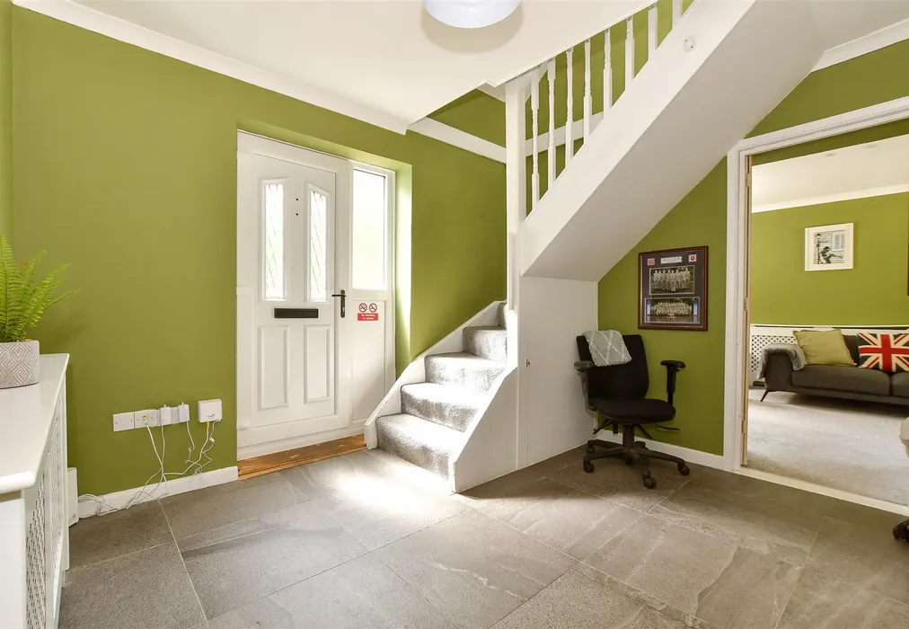 Internal Lifestyle Photograph - West Hill Road, Ryde, Isle of Wight - Wards of Kent