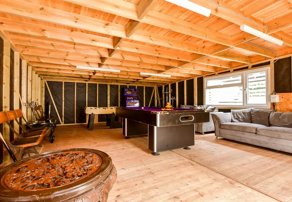 Workshop/Outbuildings - West Hill Road, Ryde, Isle of Wight - Wards of Kent