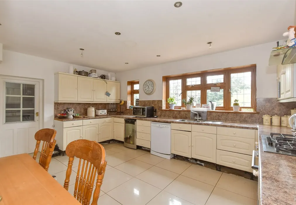 Kitchen/Breakfast Room - Coopersale Lane, Theydon Garnon, Epping, Essex - Wards of Kent