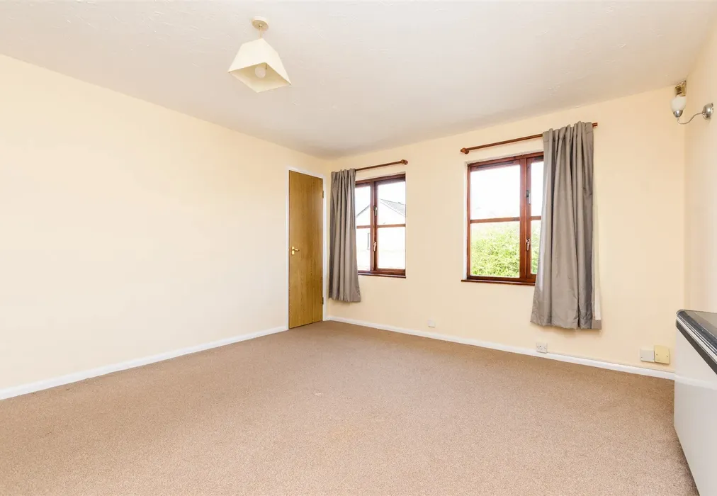 Lounge - Farley Road, Gravesend, Kent - Wards of Kent