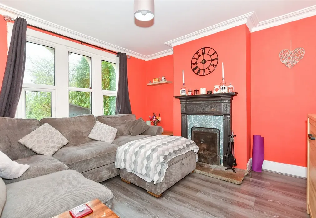 Lounge - Holborough Road, Snodland, Kent - Wards of Kent