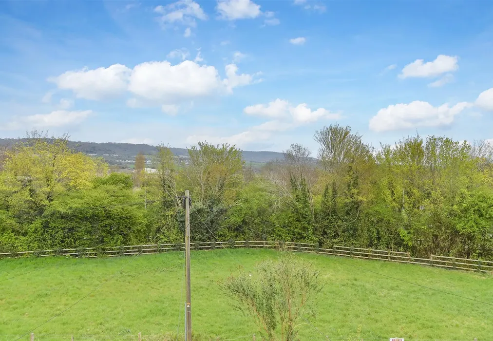 Views To Front - Holborough Road, Snodland, Kent - Wards of Kent