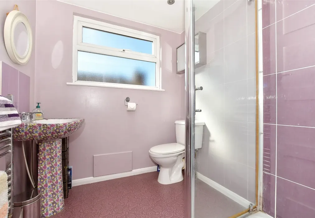 Shower Room - Bradstow Way, Broadstairs, Kent - Wards of Kent