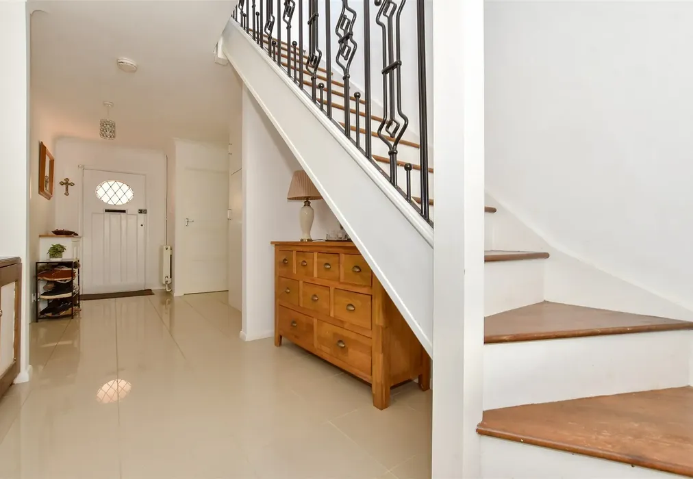 Internal Lifestyle Photograph - Bradstow Way, Broadstairs, Kent - Wards of Kent