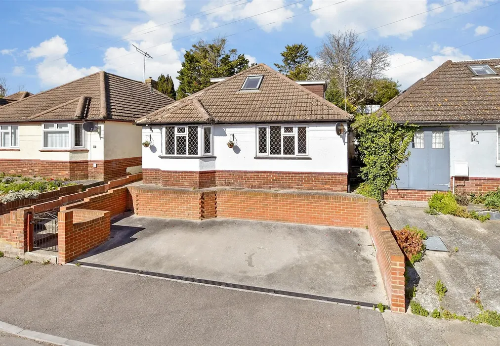 External (Brochure) - Bradstow Way, Broadstairs, Kent - Wards of Kent