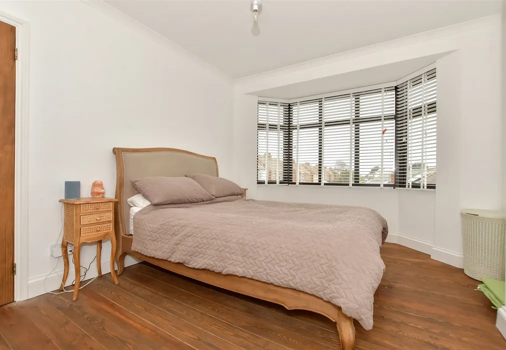 Bedroom 1 - Whitfield Avenue, St. Peters, Broadstairs, Kent - Wards of Kent