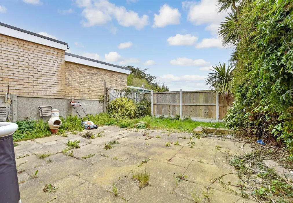 Rear Garden - Whitfield Avenue, St. Peters, Broadstairs, Kent - Wards of Kent