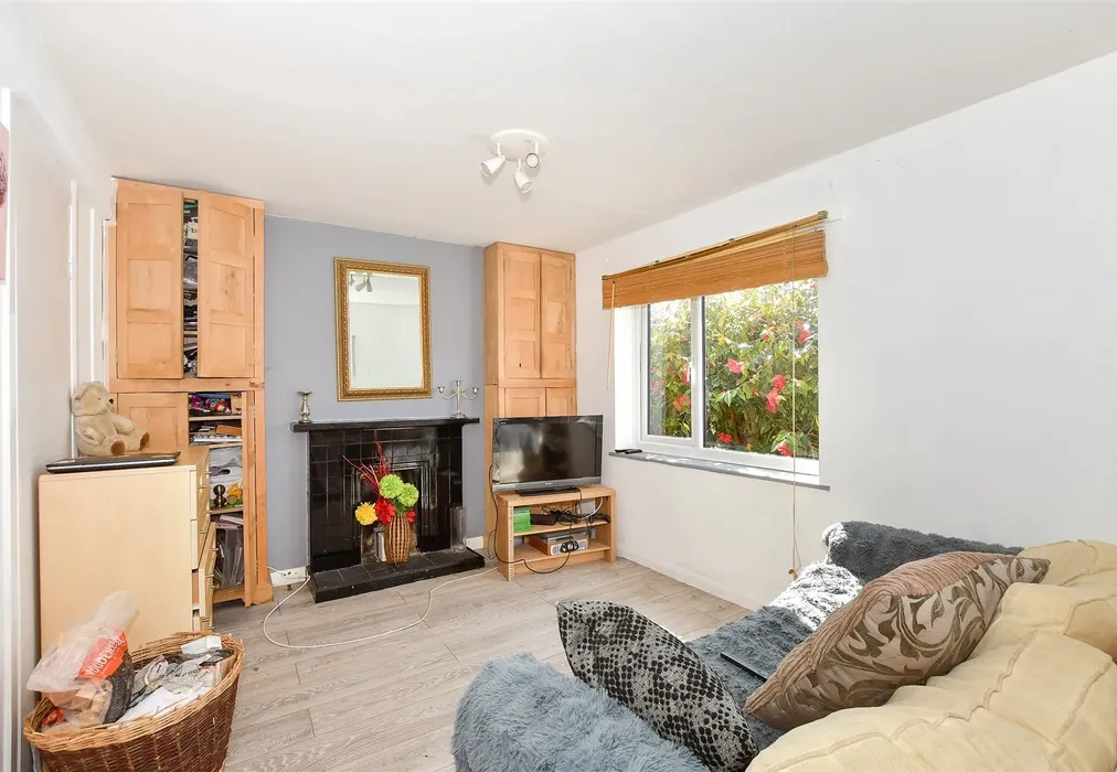 Family Room - Blackwell Farm Road, East Grinstead, West Sussex - Wards of Kent