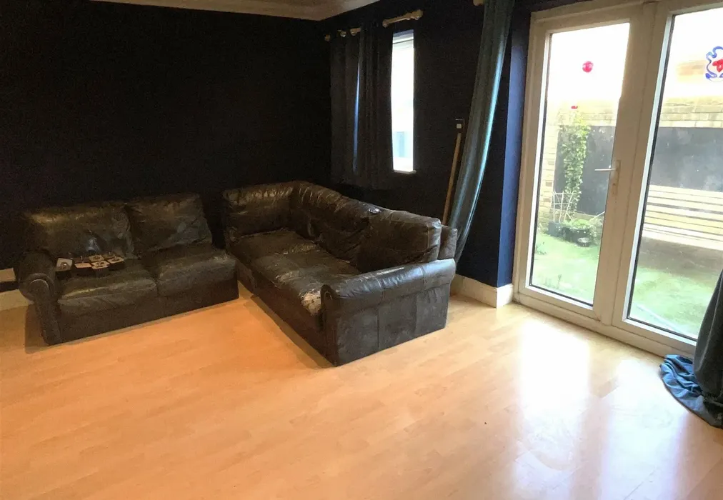Lounge - Albion Road, Cliftonville, Margate, Kent - Wards of Kent