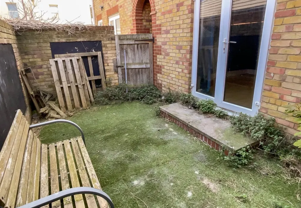 Courtyard Garden - Albion Road, Cliftonville, Margate, Kent - Wards of Kent
