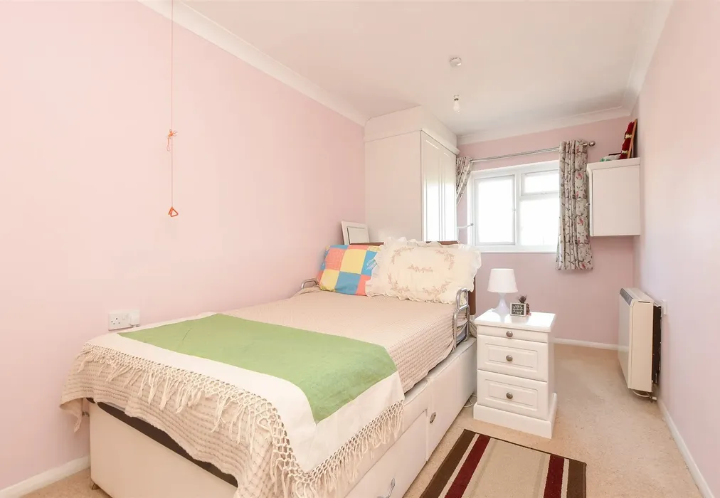 Bedroom - Peregrine Gardens, Shirley, Croydon, Surrey - Wards of Kent