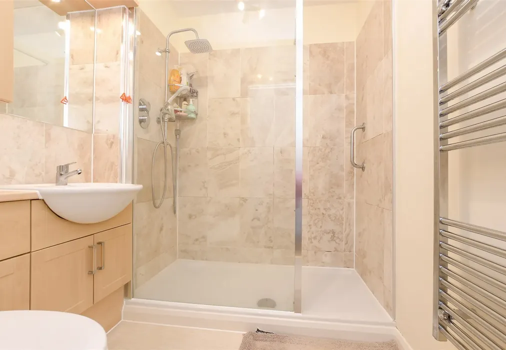 Shower Room - Peregrine Gardens, Shirley, Croydon, Surrey - Wards of Kent