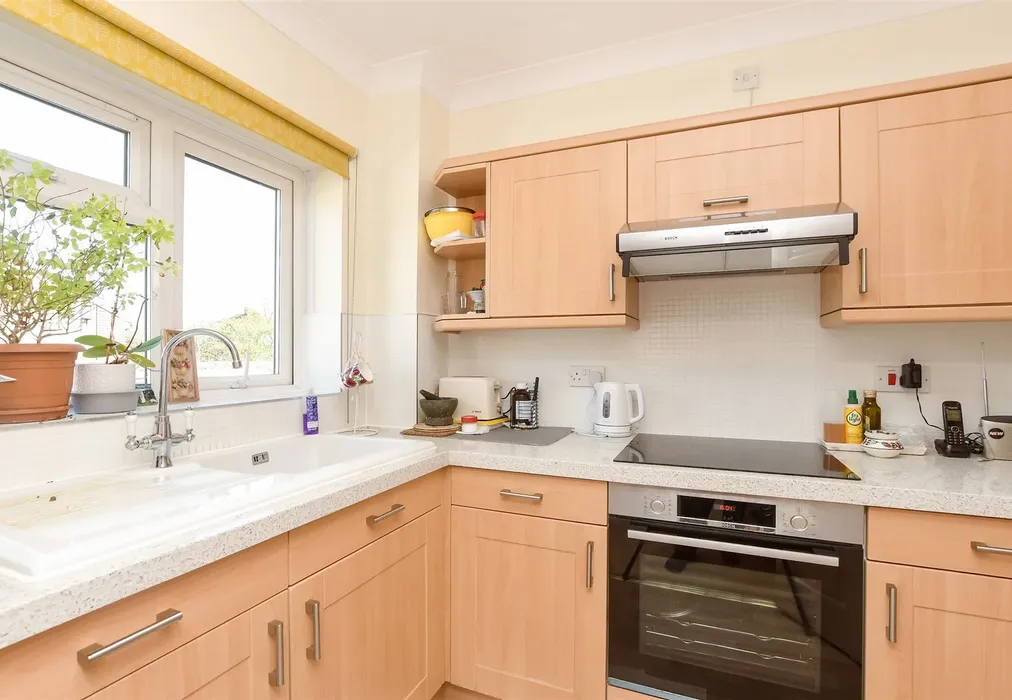 Kitchen - Peregrine Gardens, Shirley, Croydon, Surrey - Wards of Kent