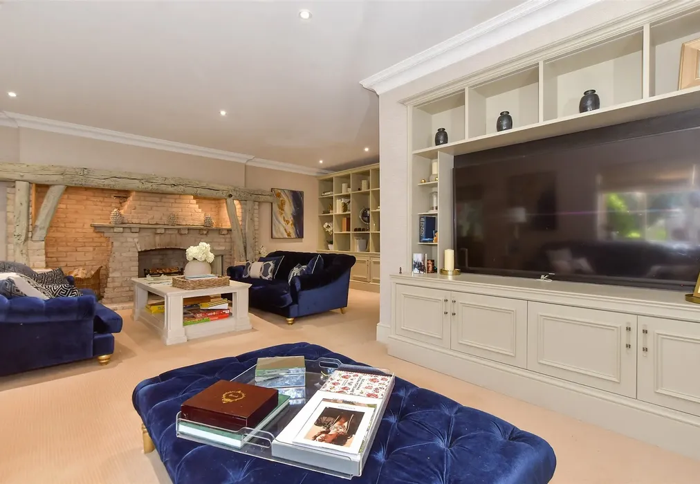 Sitting Room - Nursery Road, Loughton, Essex - Wards of Kent
