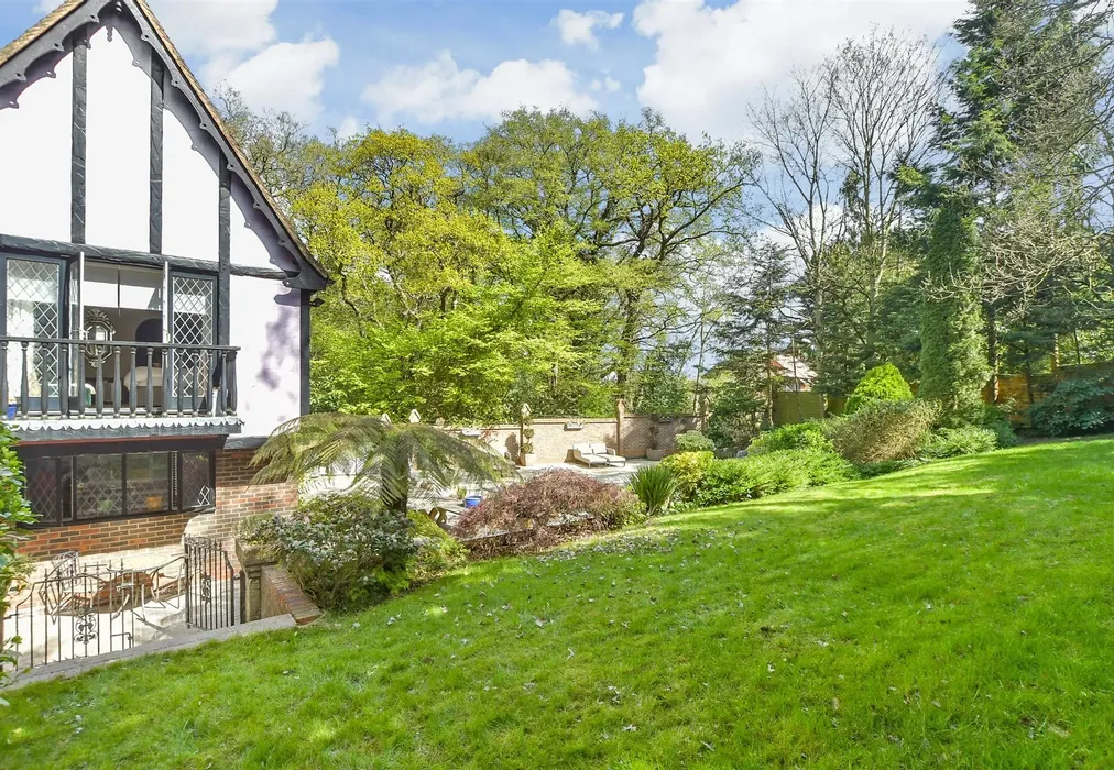 Rear Garden - Nursery Road, Loughton, Essex - Wards of Kent