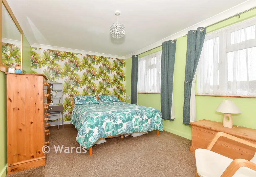 Bedroom 1 - Woodland Road, Herne Bay, Kent - Wards of Kent